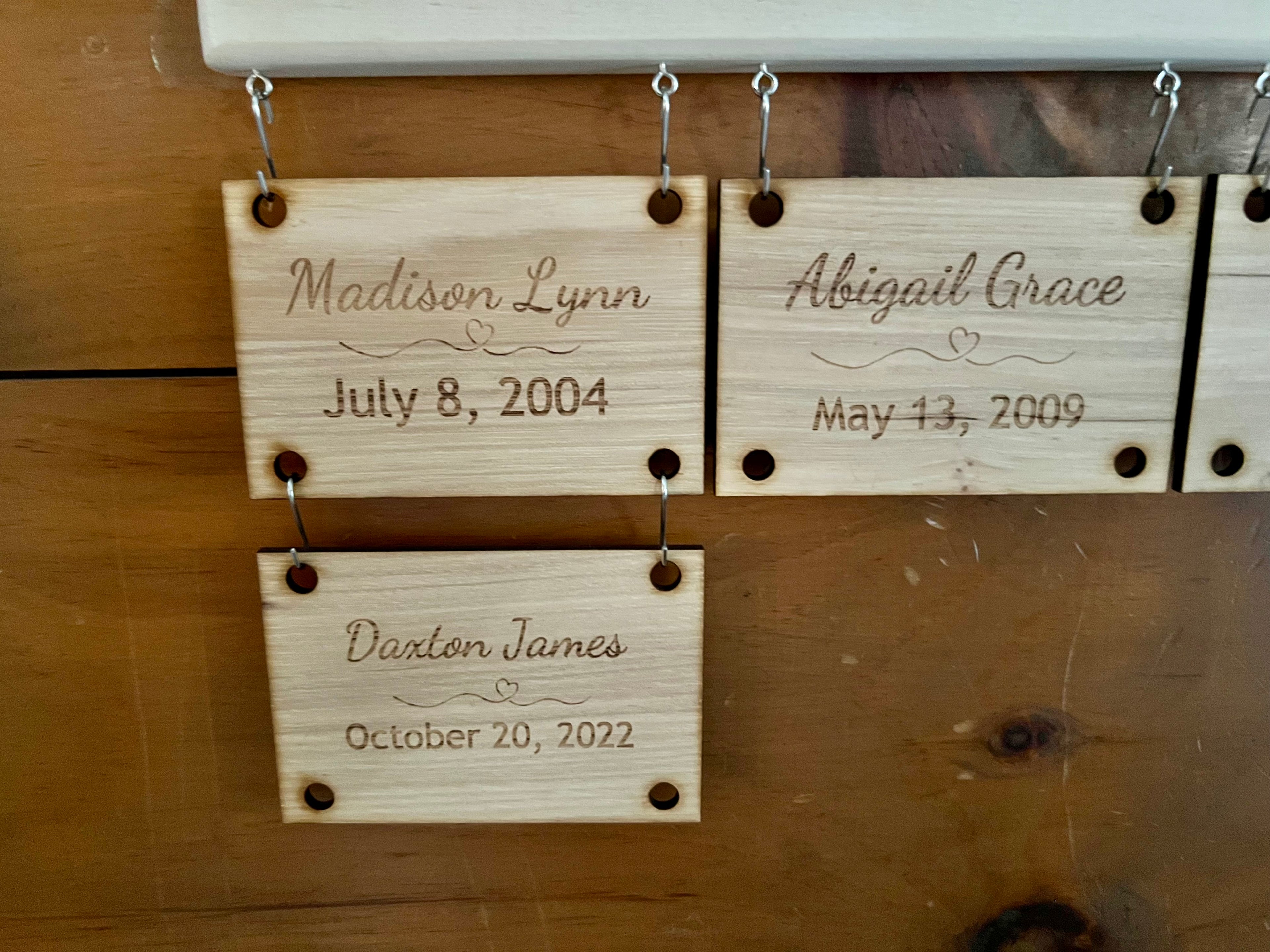 Personalized “Grandchildren Make Life Grand” Hanging Sign – Custom Grandkids Name & Birthdate Family Sign