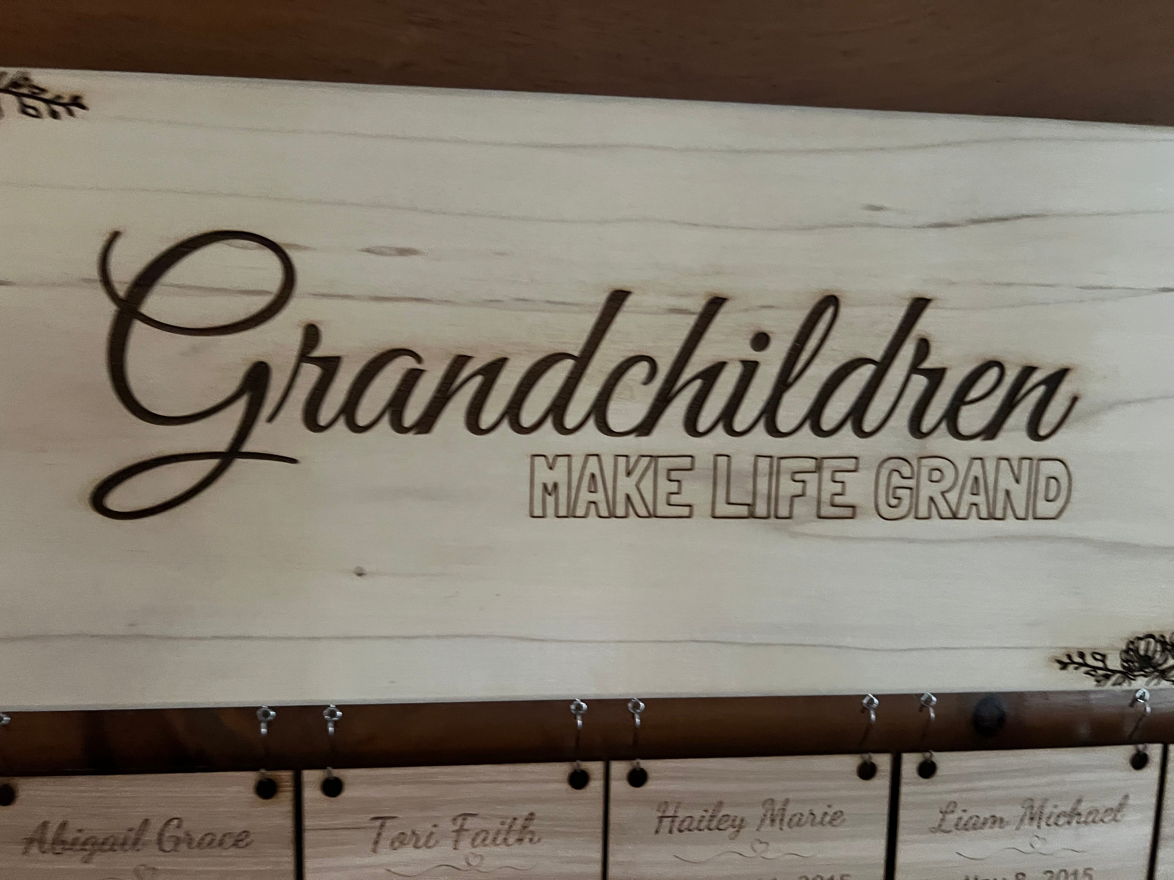 Personalized “Grandchildren Make Life Grand” Hanging Sign – Custom Grandkids Name & Birthdate Family Sign